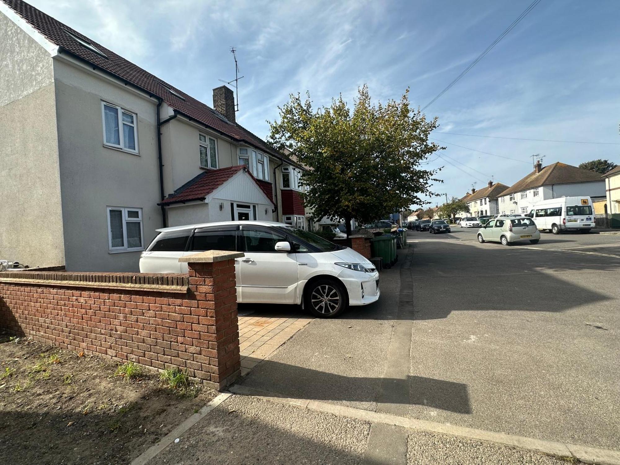 Luxury Ensuite Studio In Crayford Dartford Bexley London With Full Kitchen And Side Garden Alleyway Entrance Erith Exterior photo